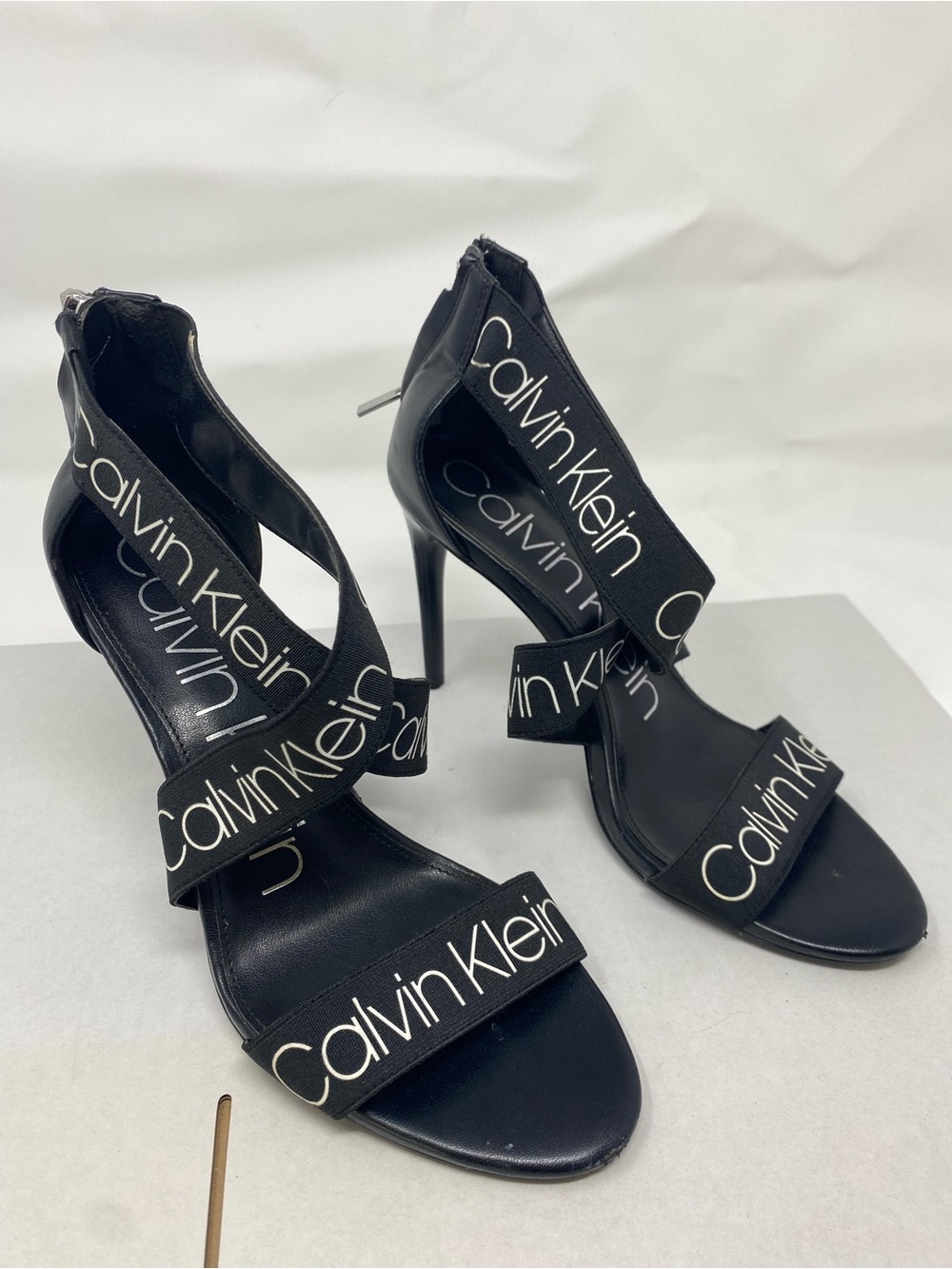 Calvin Klein Logo Women’s Heeled Sandel Black and White Size 8